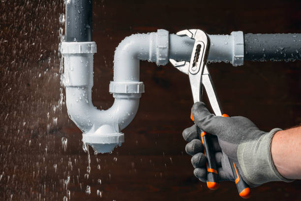 Professional Emergency Plumber technician working in Holbrook, NY